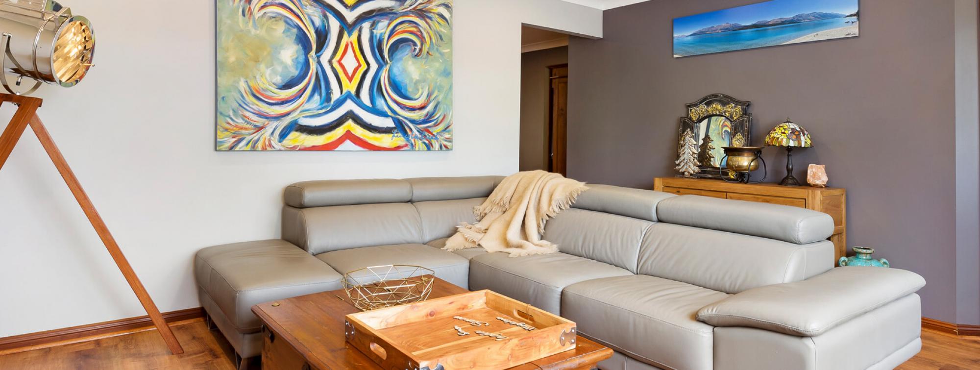Cascades Lounge